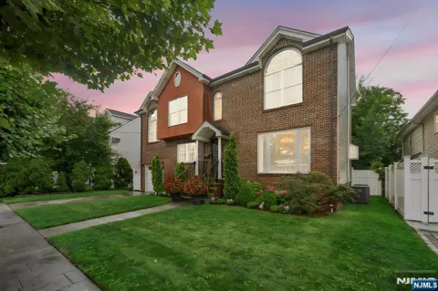 18 Gail Place
