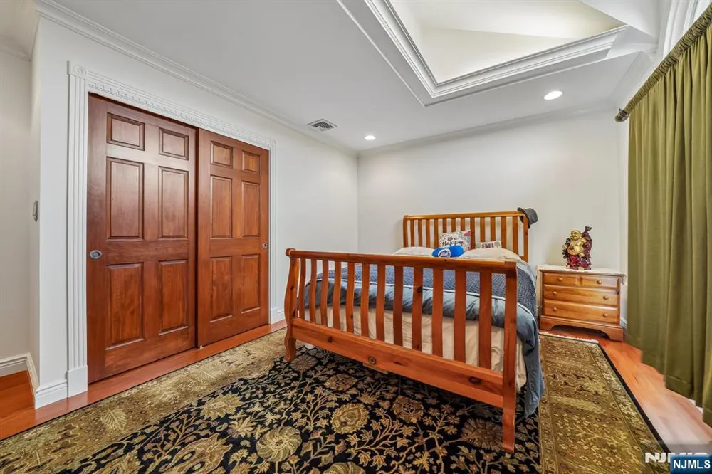 18 Gail Place Secaucus, NJ 07094