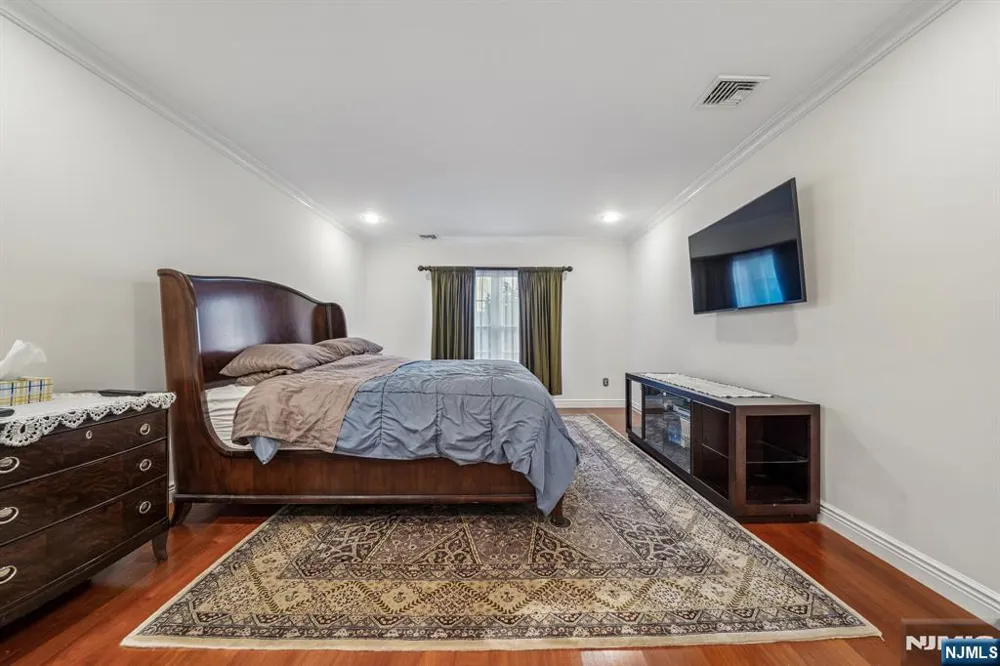 18 Gail Place Secaucus, NJ 07094