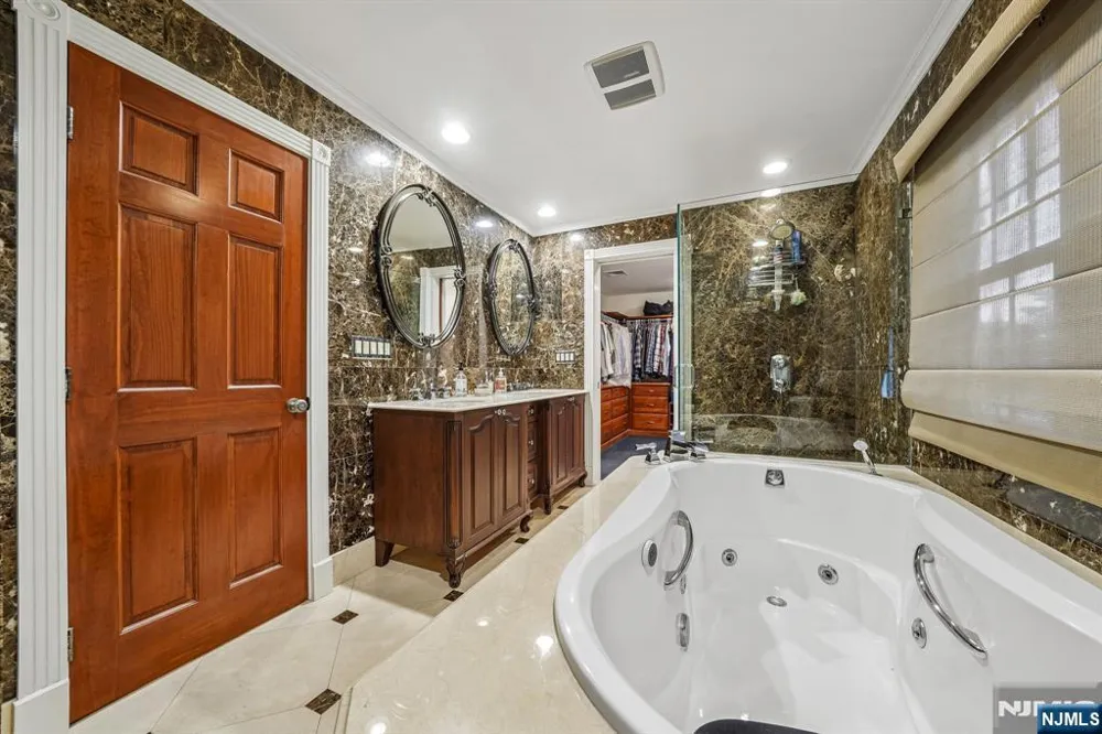 18 Gail Place Secaucus, NJ 07094