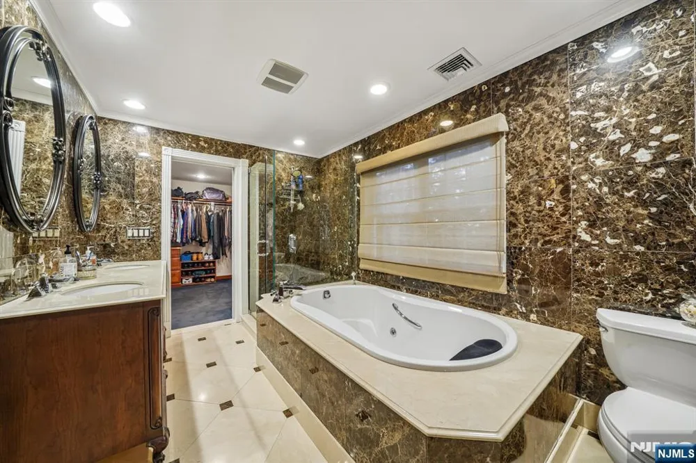 18 Gail Place Secaucus, NJ 07094