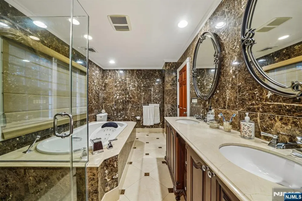 18 Gail Place Secaucus, NJ 07094