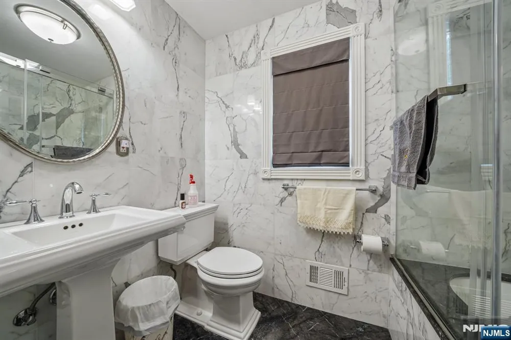 18 Gail Place Secaucus, NJ 07094