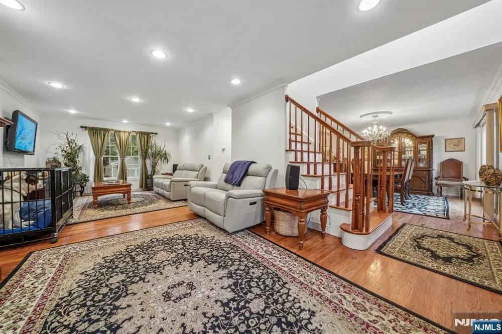 18 Gail Place Secaucus, NJ 07094