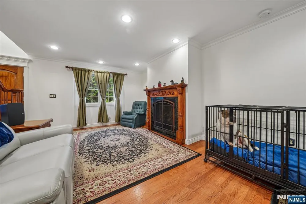18 Gail Place Secaucus, NJ 07094