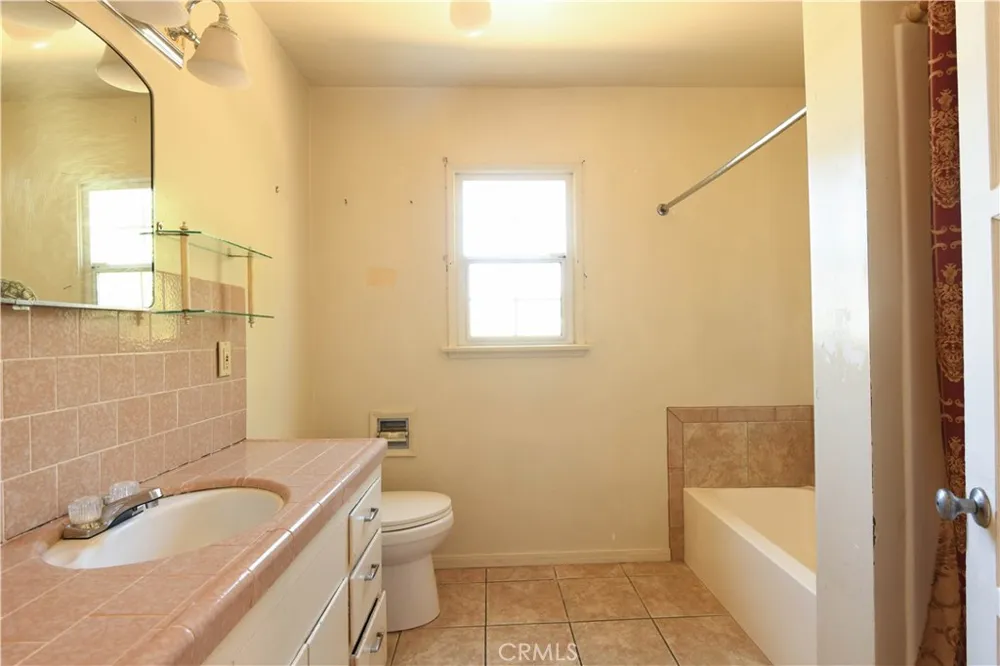 3485 Harding Riverside, CA 92506