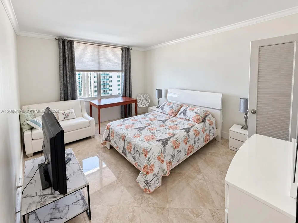 3725 S Ocean Dr #1402 Hollywood, FL 33019