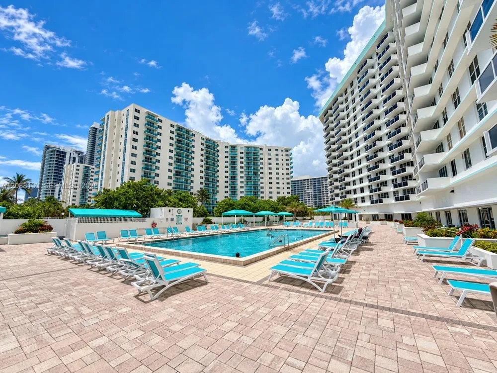 3725 S Ocean Dr #1402 Hollywood, FL 33019