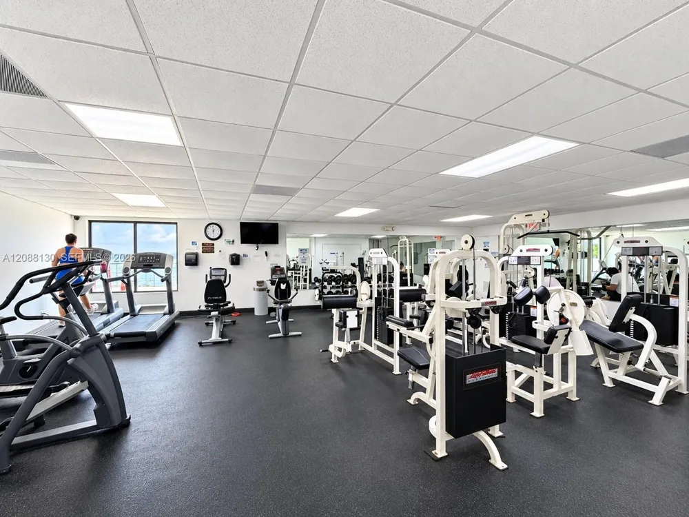 3725 S Ocean Dr #1402 Hollywood, FL 33019
