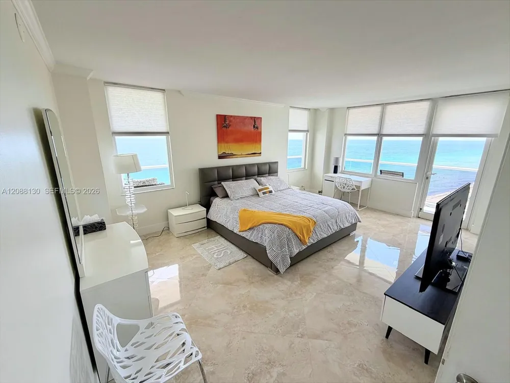 3725 S Ocean Dr #1402 Hollywood, FL 33019