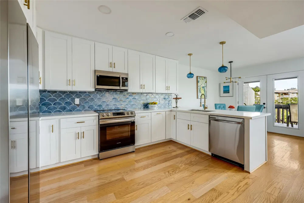 125 Comanche Point Point Venture, TX 78645