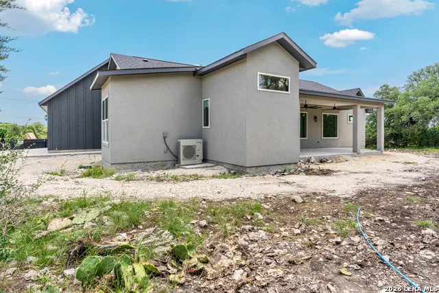 129 Rayner Pl Spring Branch, TX 78070
