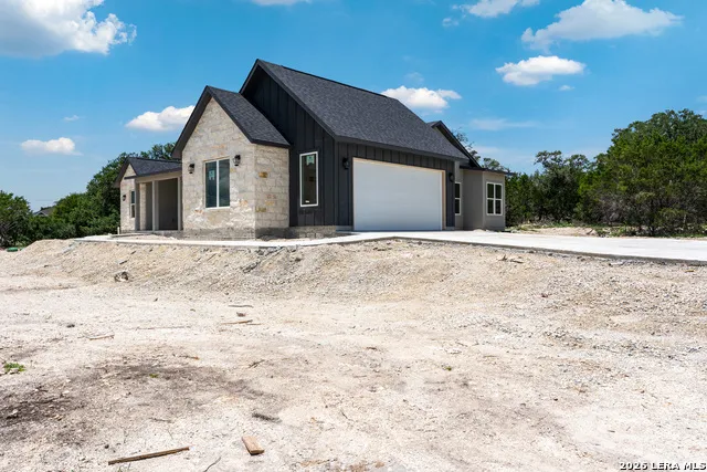 129 Rayner Pl Spring Branch, TX 78070
