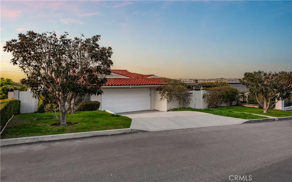 417 Via Almar Palos Verdes Estates, CA 90274
