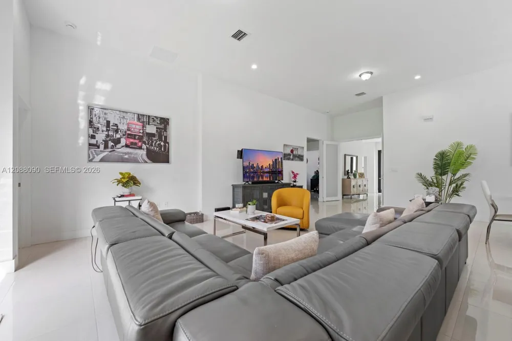 14540 SW 22nd St Miami, FL 33175