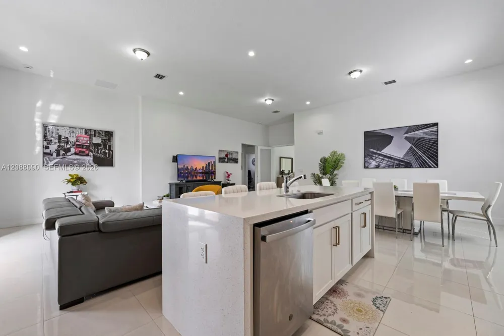 14540 SW 22nd St Miami, FL 33175
