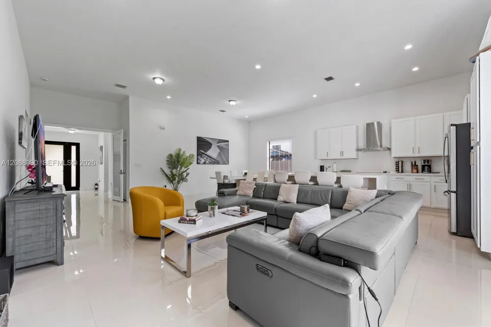 14540 SW 22nd St Miami, FL 33175