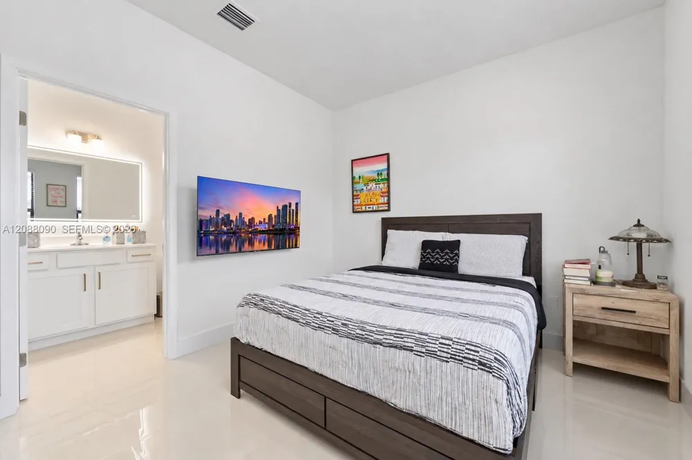 14540 SW 22nd St Miami, FL 33175