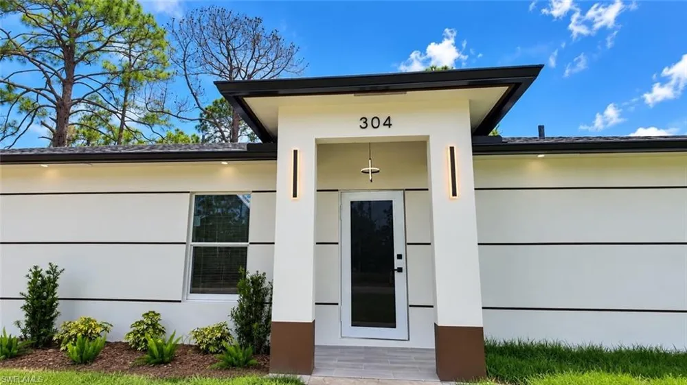 304 mcarthur blvd Lehigh Acres, FL 33974