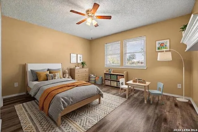 1033 E Live Oak Schertz, TX 78154