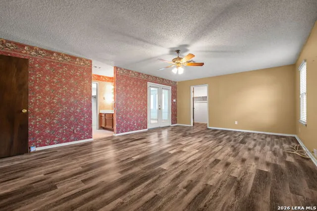 1033 E Live Oak Schertz, TX 78154