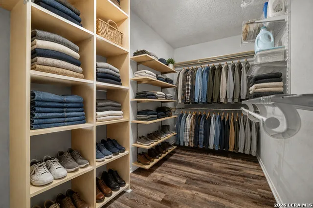 1033 E Live Oak Schertz, TX 78154