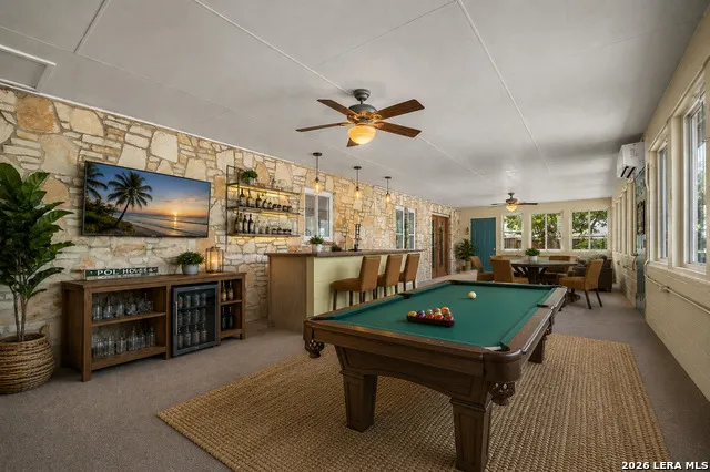 1033 E Live Oak Schertz, TX 78154