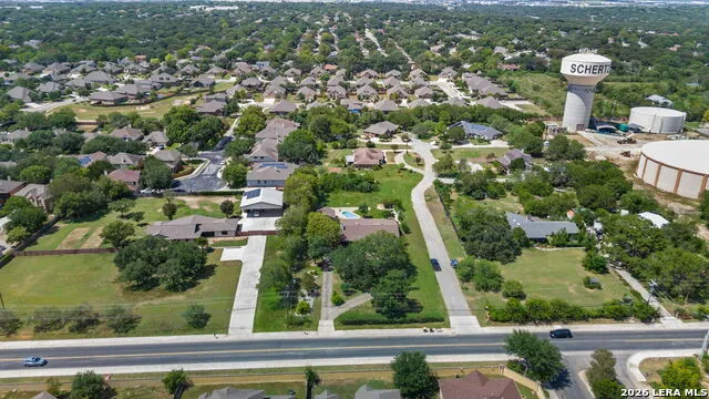 1033 E Live Oak Schertz, TX 78154