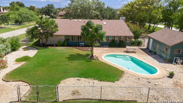 1033 E Live Oak Schertz, TX 78154