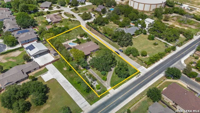 1033 E Live Oak Schertz, TX 78154