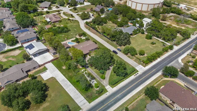 1033 E Live Oak Schertz, TX 78154
