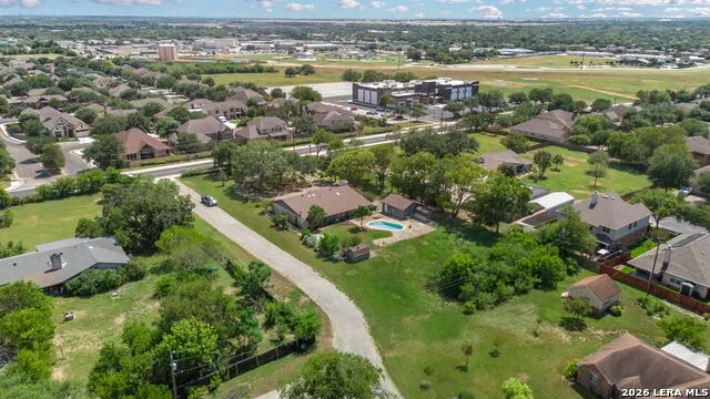 1033 E Live Oak Schertz, TX 78154