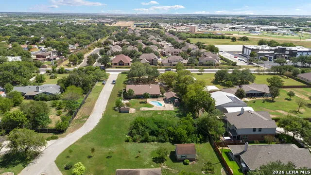 1033 E Live Oak Schertz, TX 78154