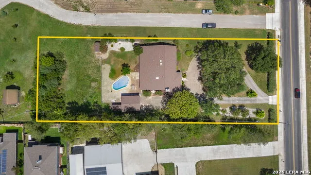 1033 E Live Oak Schertz, TX 78154