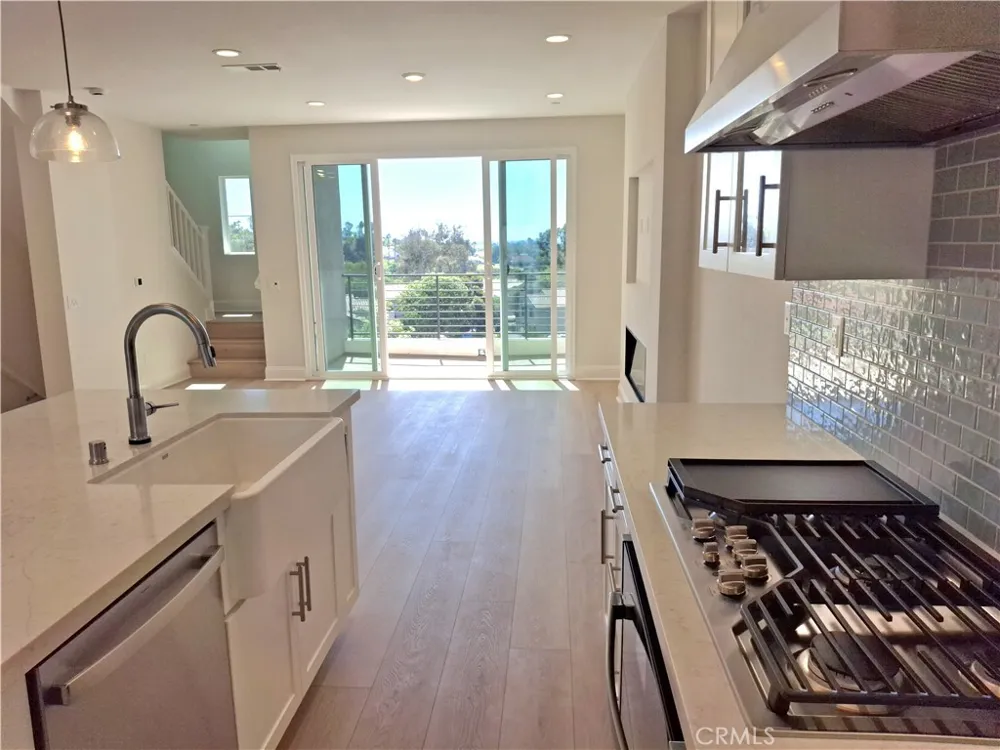 3555 Via Nido Carlsbad, CA 92009