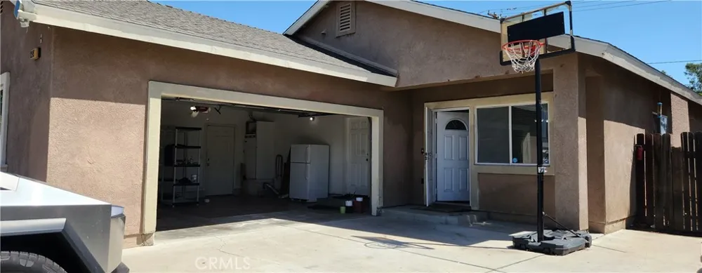 6454 Lake Riverside, CA 92503