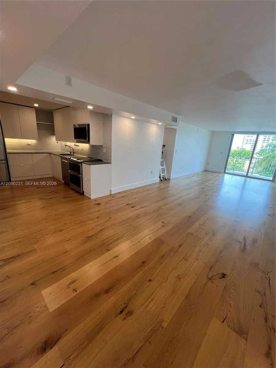 210 Sea View Dr #506 Key Biscayne, FL 33149
