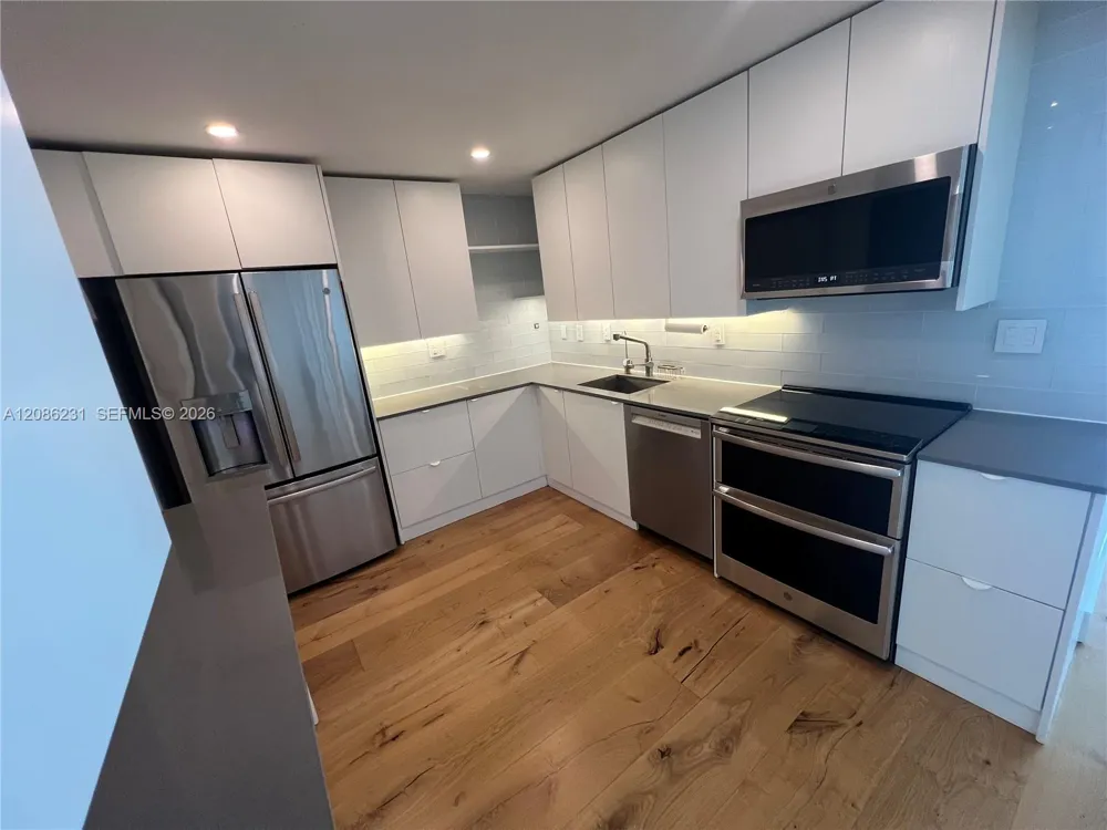 210 Sea View Dr #506 Key Biscayne, FL 33149