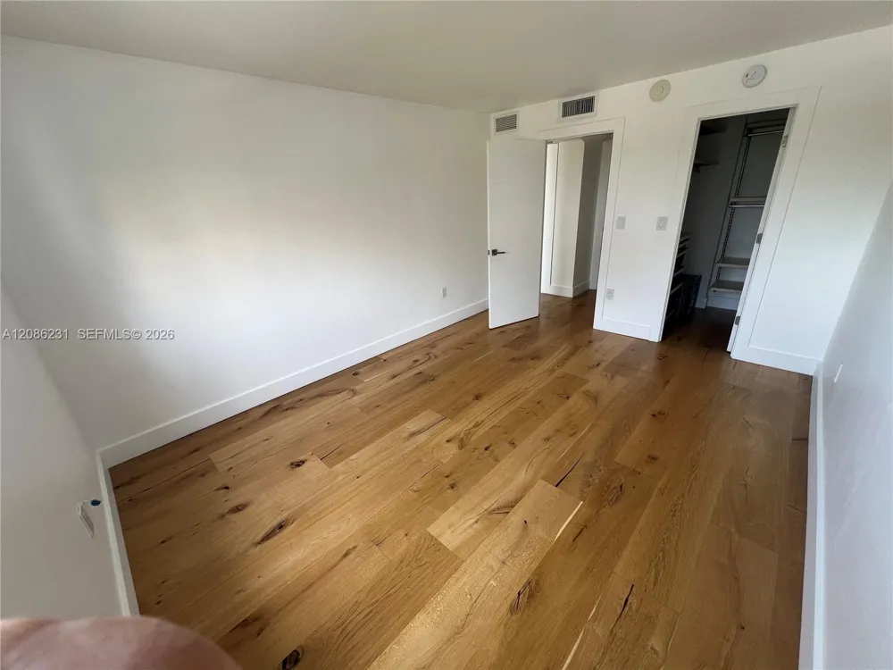 210 Sea View Dr #506 Key Biscayne, FL 33149