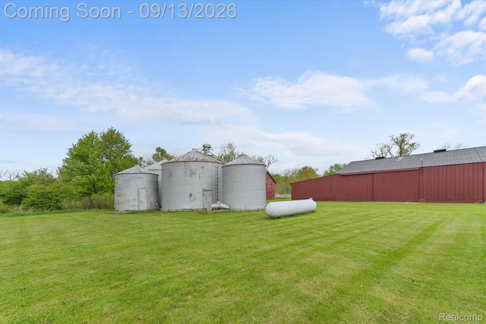 12242 S Stoney Creek Road Exeter Township, MI 48159