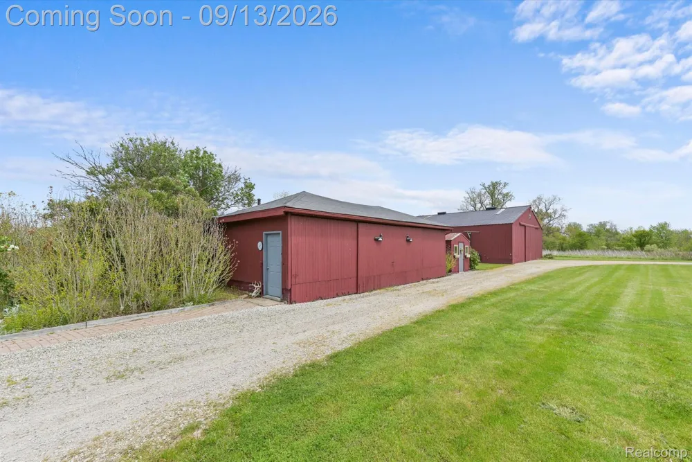 12242 S Stoney Creek Road Exeter Township, MI 48159