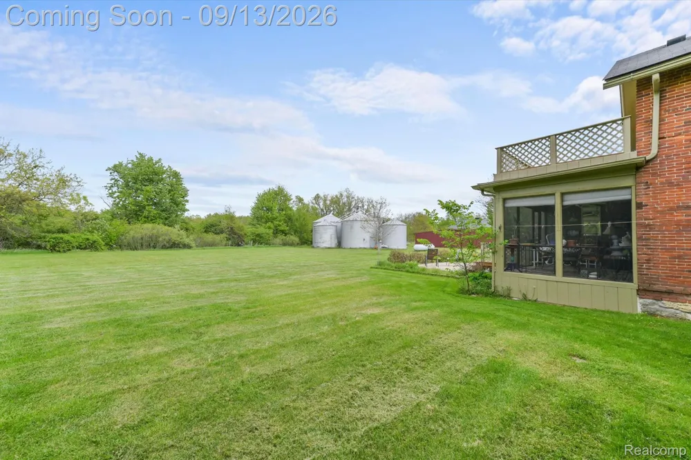 12242 S Stoney Creek Road Exeter Township, MI 48159