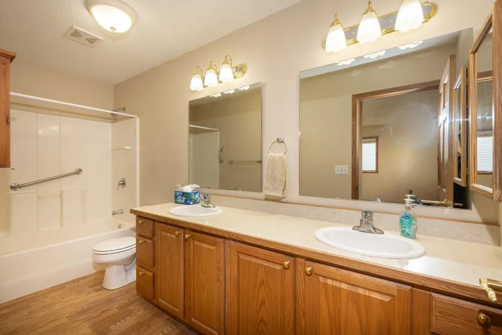 807 Morningside Drive Casselton, ND 58012
