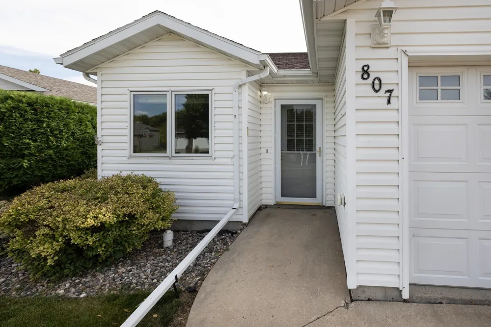 807 Morningside Drive Casselton, ND 58012