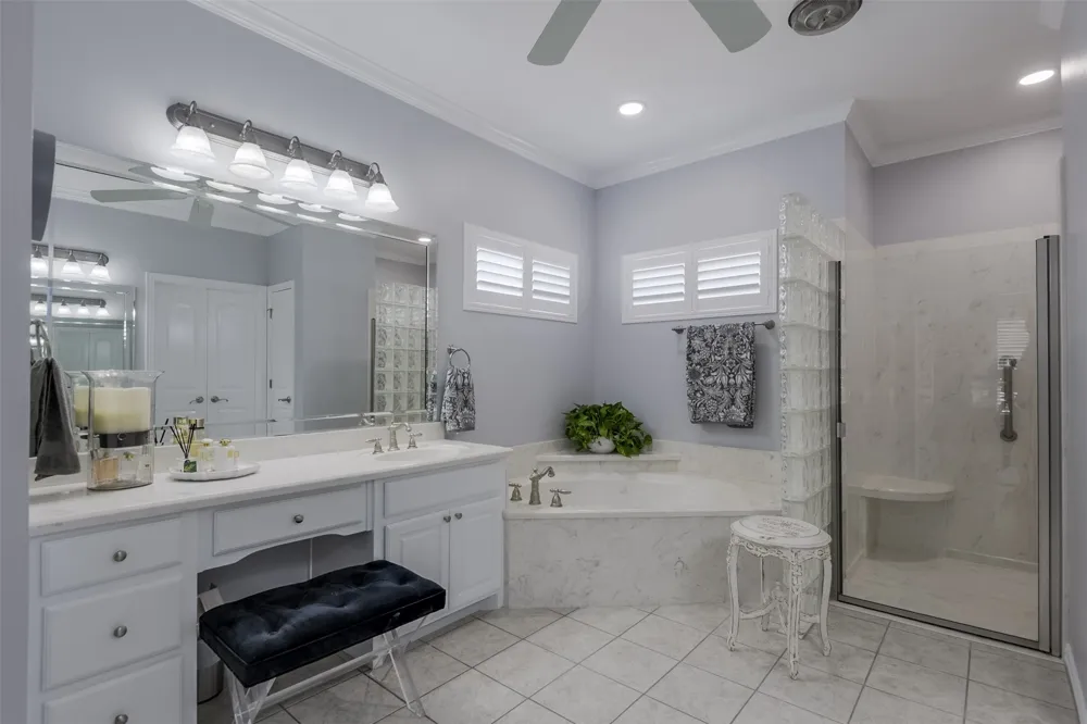 818 Amherst Drive Waxahachie, TX 75165