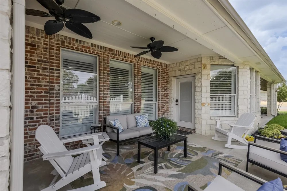 818 Amherst Drive Waxahachie, TX 75165