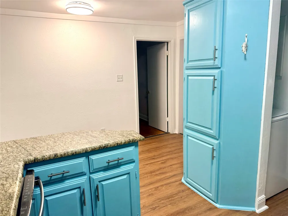 10870 Cassandra Way Dallas, TX 75228