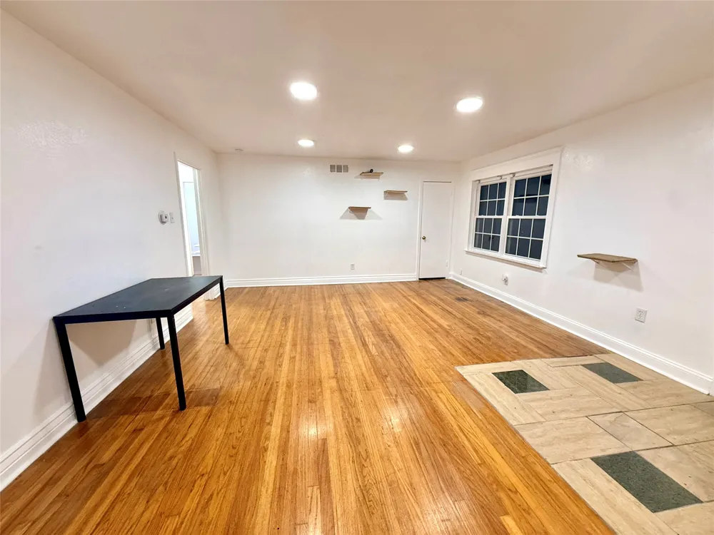 10870 Cassandra Way Dallas, TX 75228