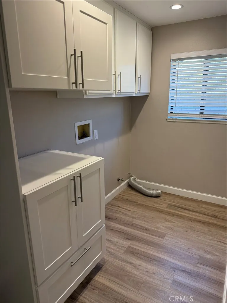 23317 Saticoy Street Canoga Park, CA 91304