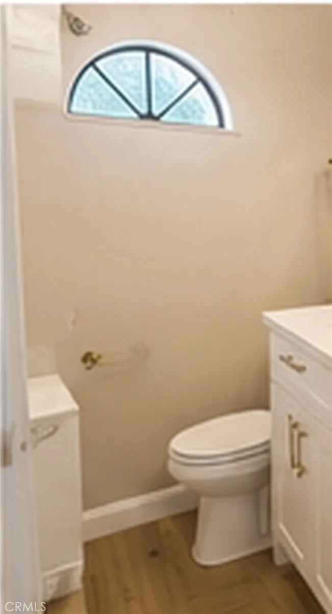 23317 Saticoy Street Canoga Park, CA 91304